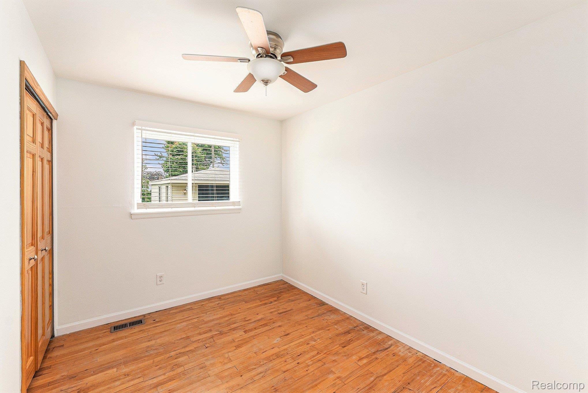 Warren City, Michigan 48089, United States, 3 Bedrooms Bedrooms, ,2 BathroomsBathrooms,Residential,Active,141533