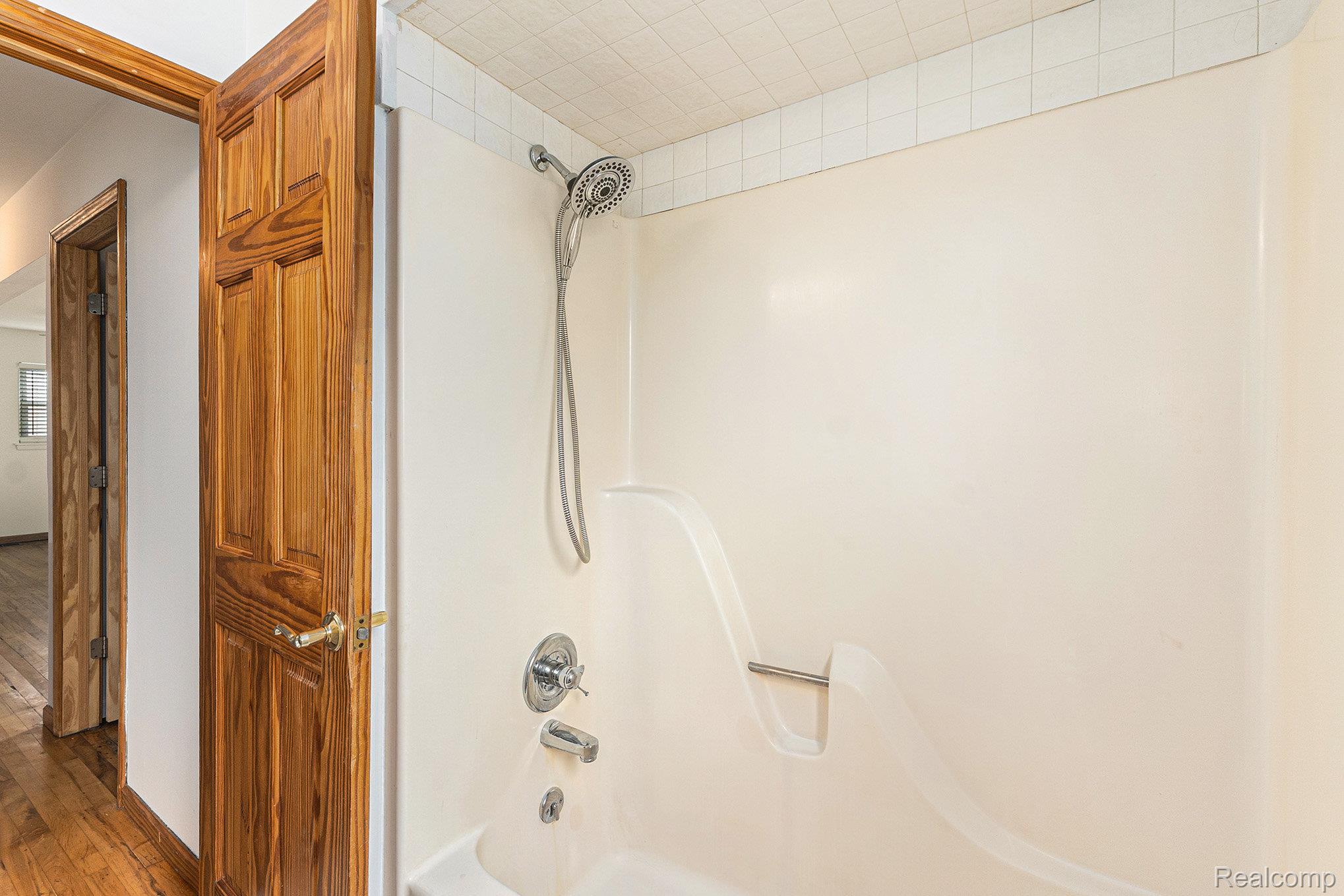 Warren City, Michigan 48089, United States, 3 Bedrooms Bedrooms, ,2 BathroomsBathrooms,Residential,Active,141533