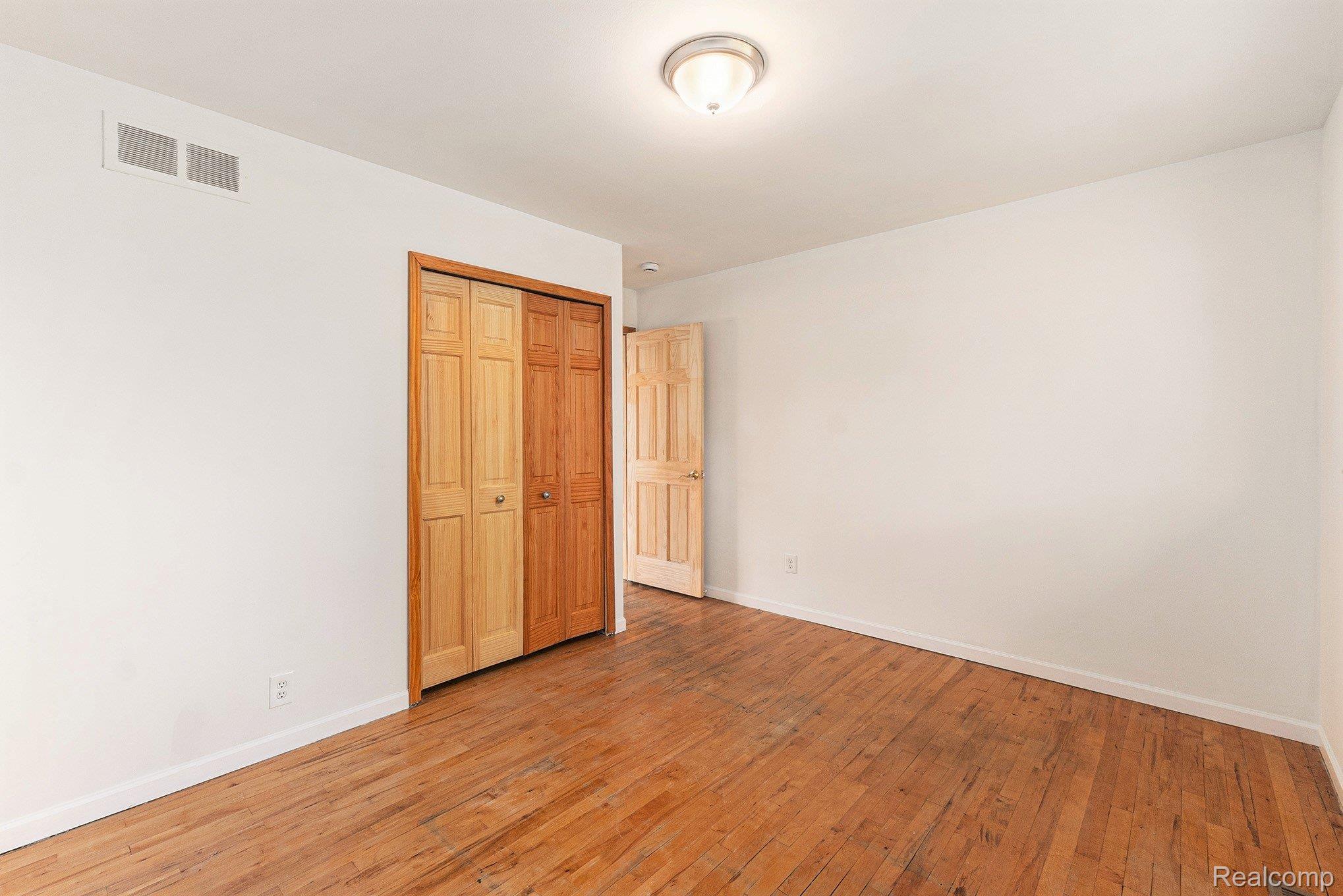 Warren City, Michigan 48089, United States, 3 Bedrooms Bedrooms, ,2 BathroomsBathrooms,Residential,Active,141533