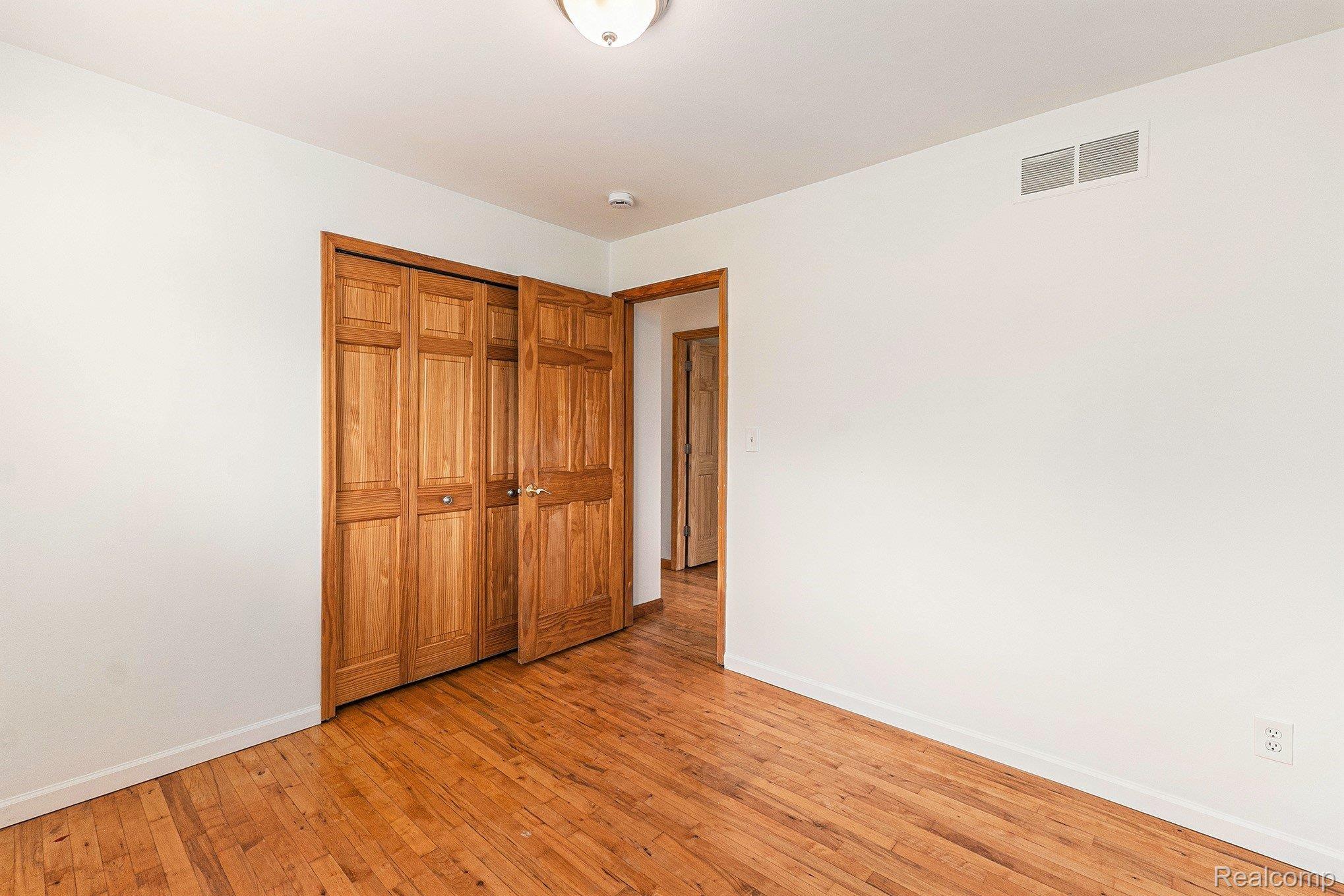 Warren City, Michigan 48089, United States, 3 Bedrooms Bedrooms, ,2 BathroomsBathrooms,Residential,Active,141533