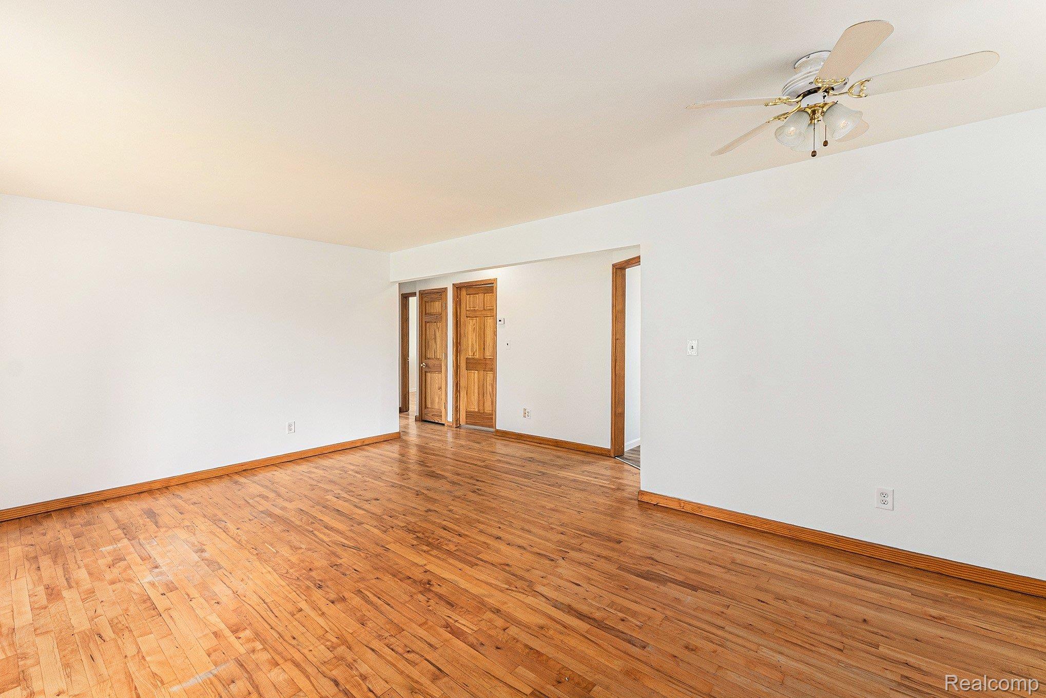 Warren City, Michigan 48089, United States, 3 Bedrooms Bedrooms, ,2 BathroomsBathrooms,Residential,Active,141533