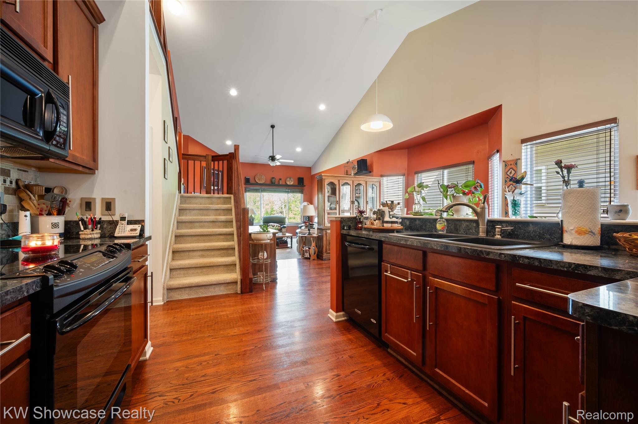 727 Mill Pointe Drive 16