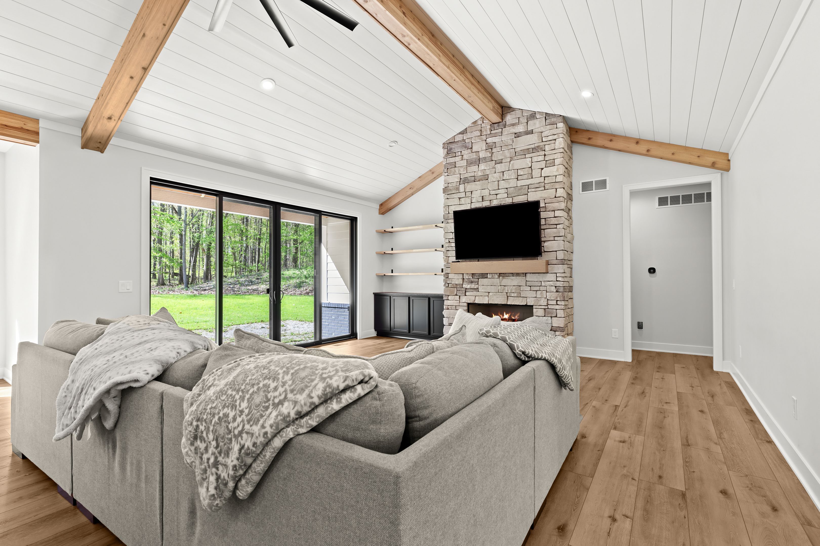 5697 EVERGREEN KNOLL