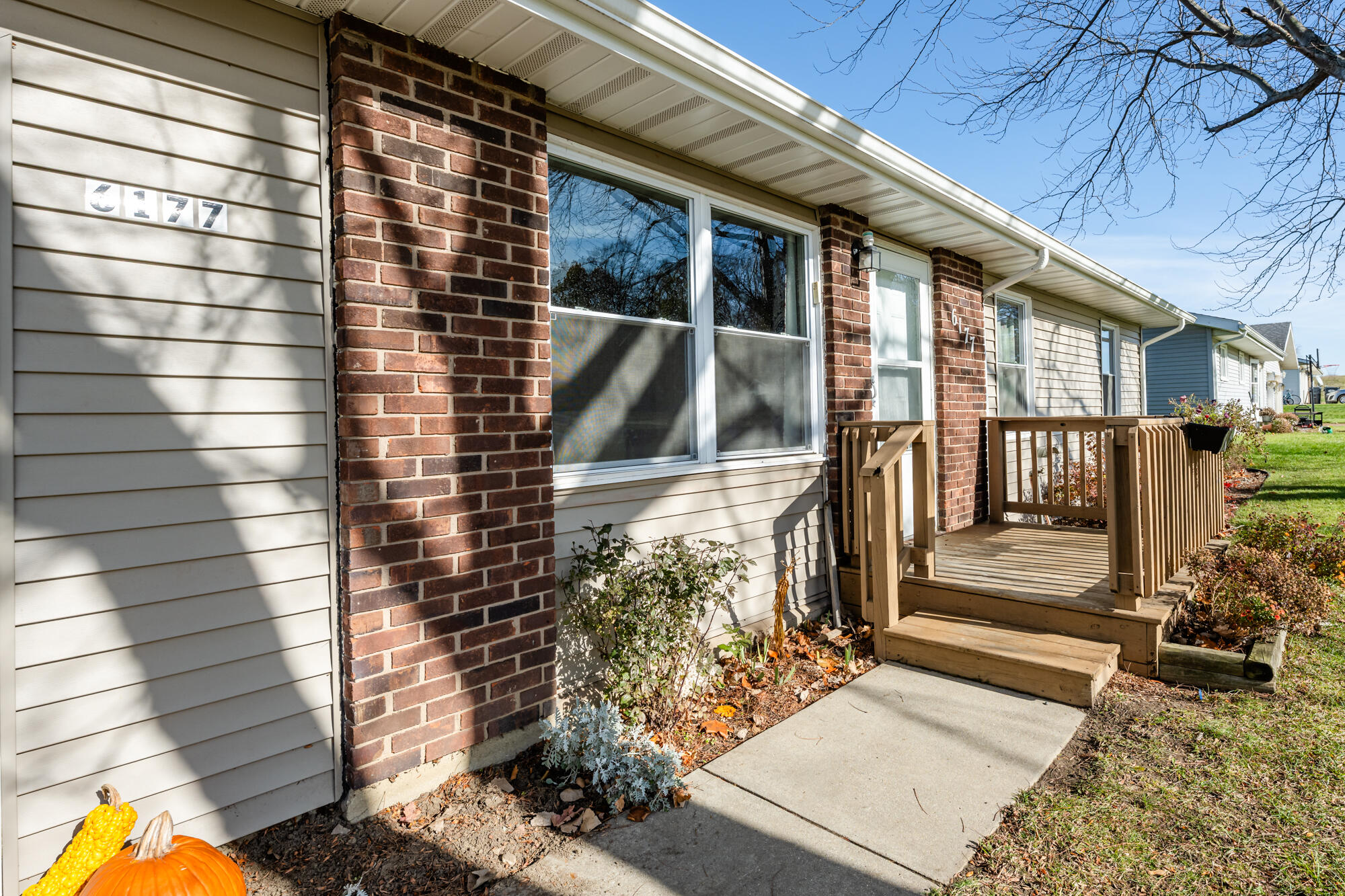 6175/6177 Aubill Drive