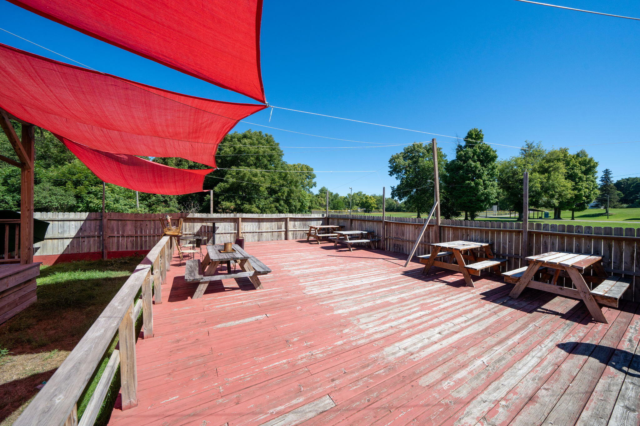 18089 W State Street