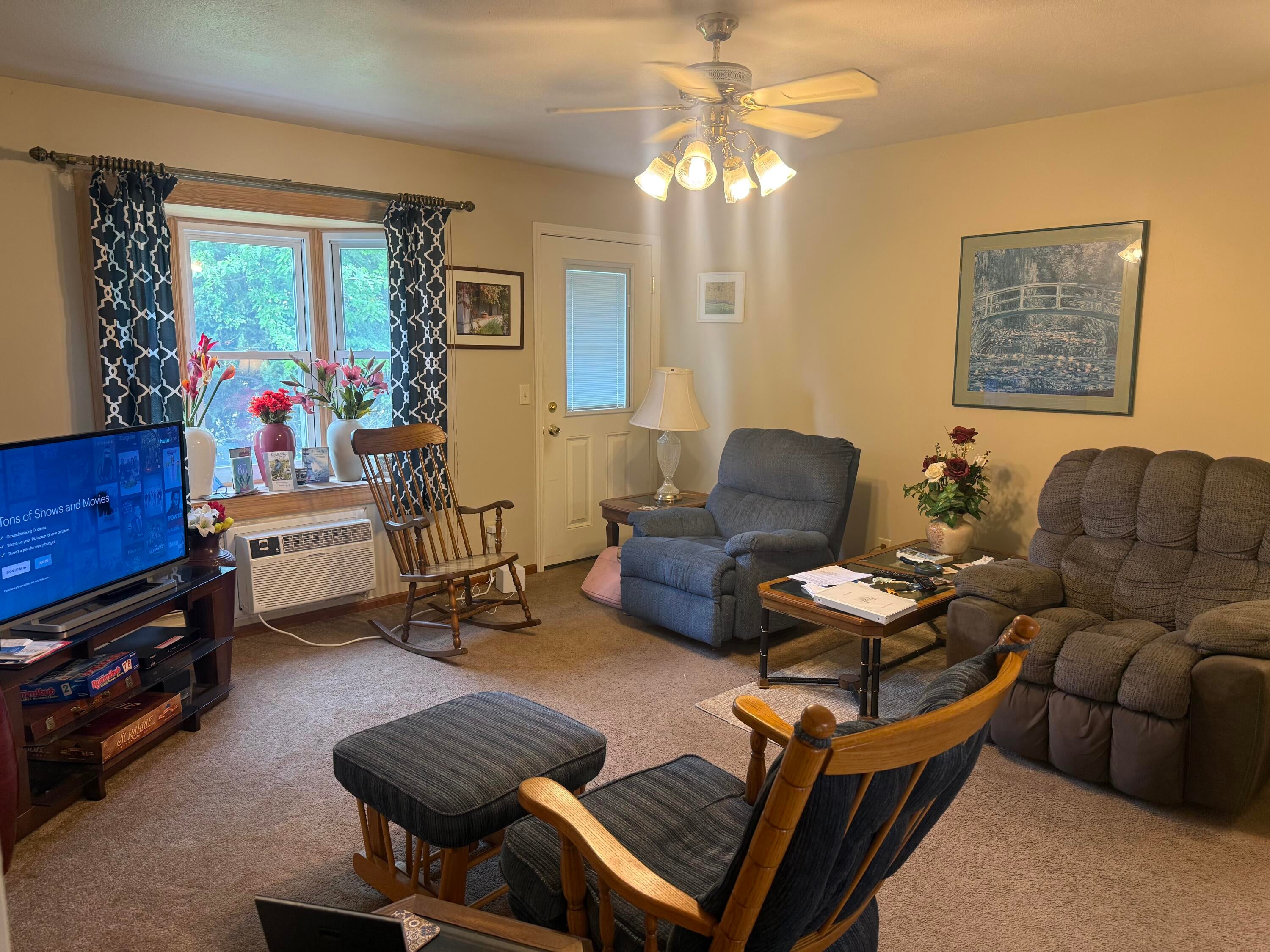 484 Leisure Acres Street