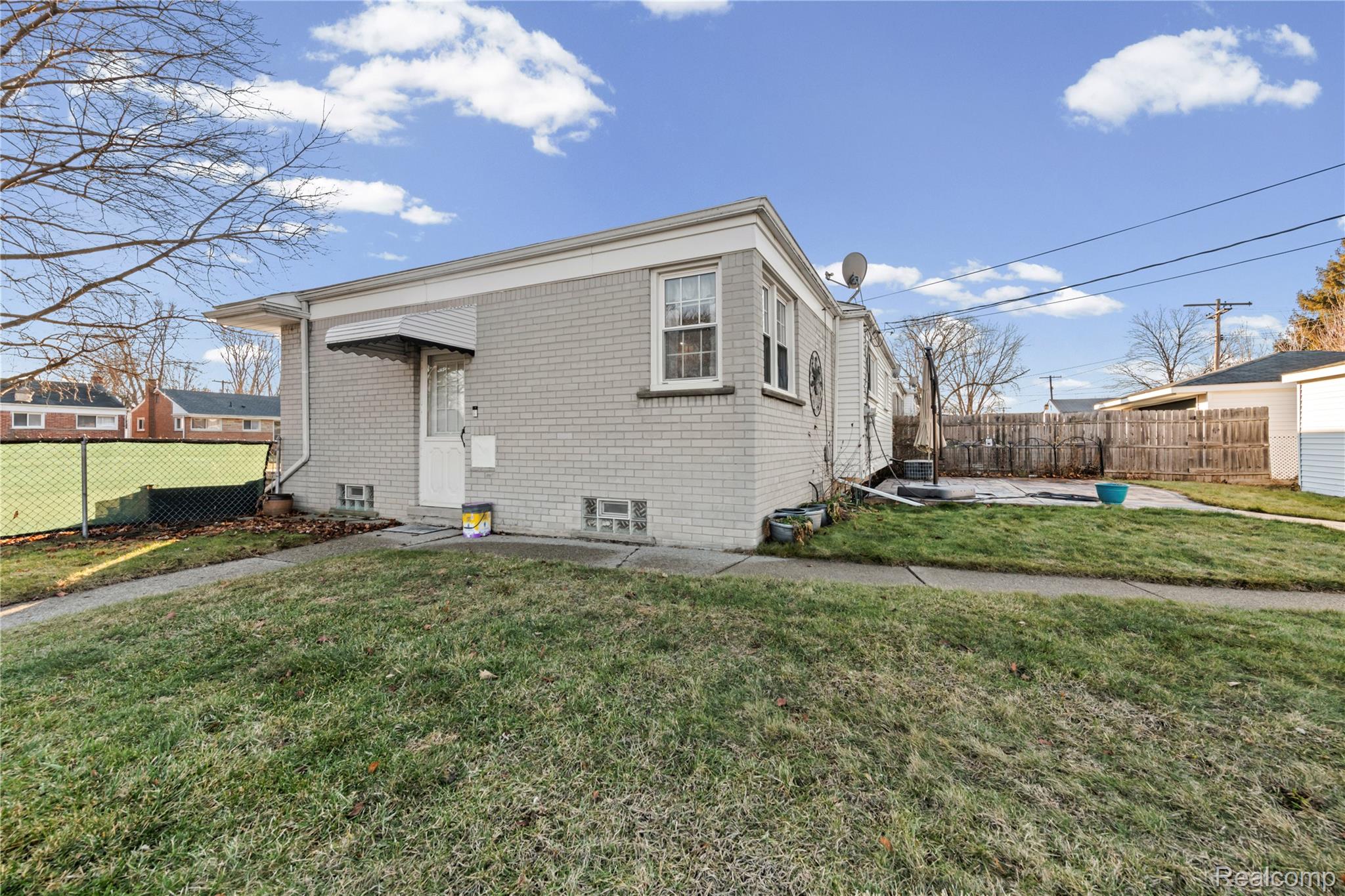 27616 Sheridan Street