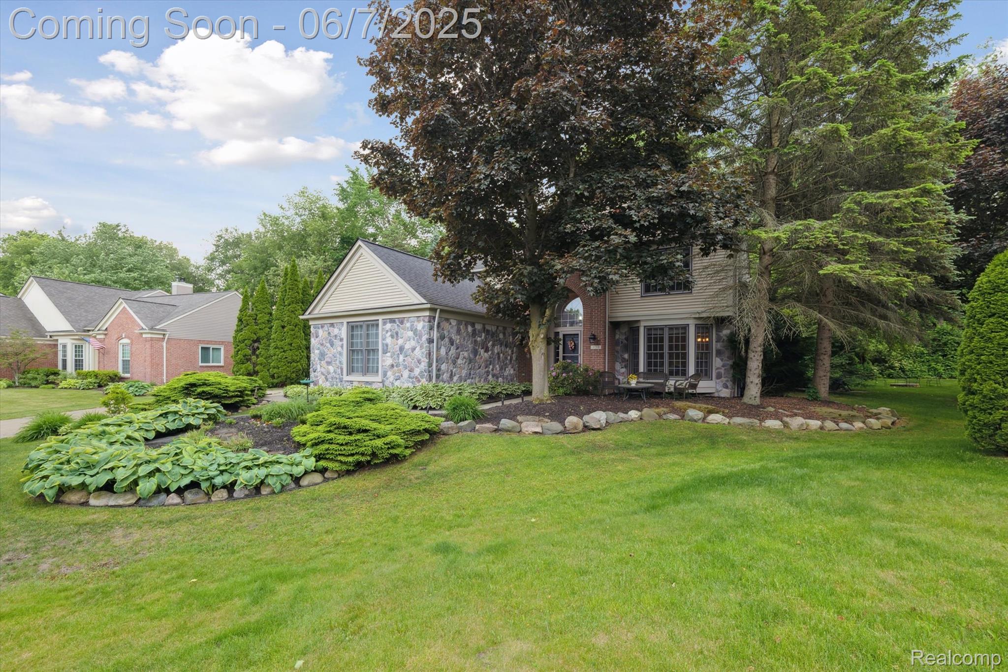 3753 Rolling Hills Road