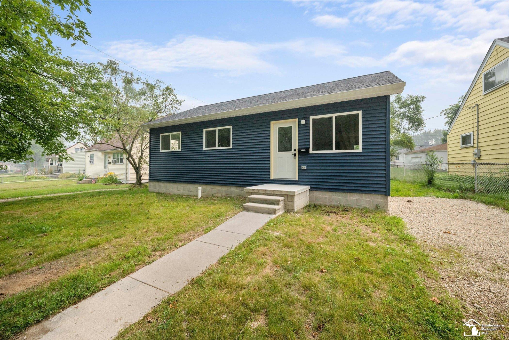 1152 Rambling Road