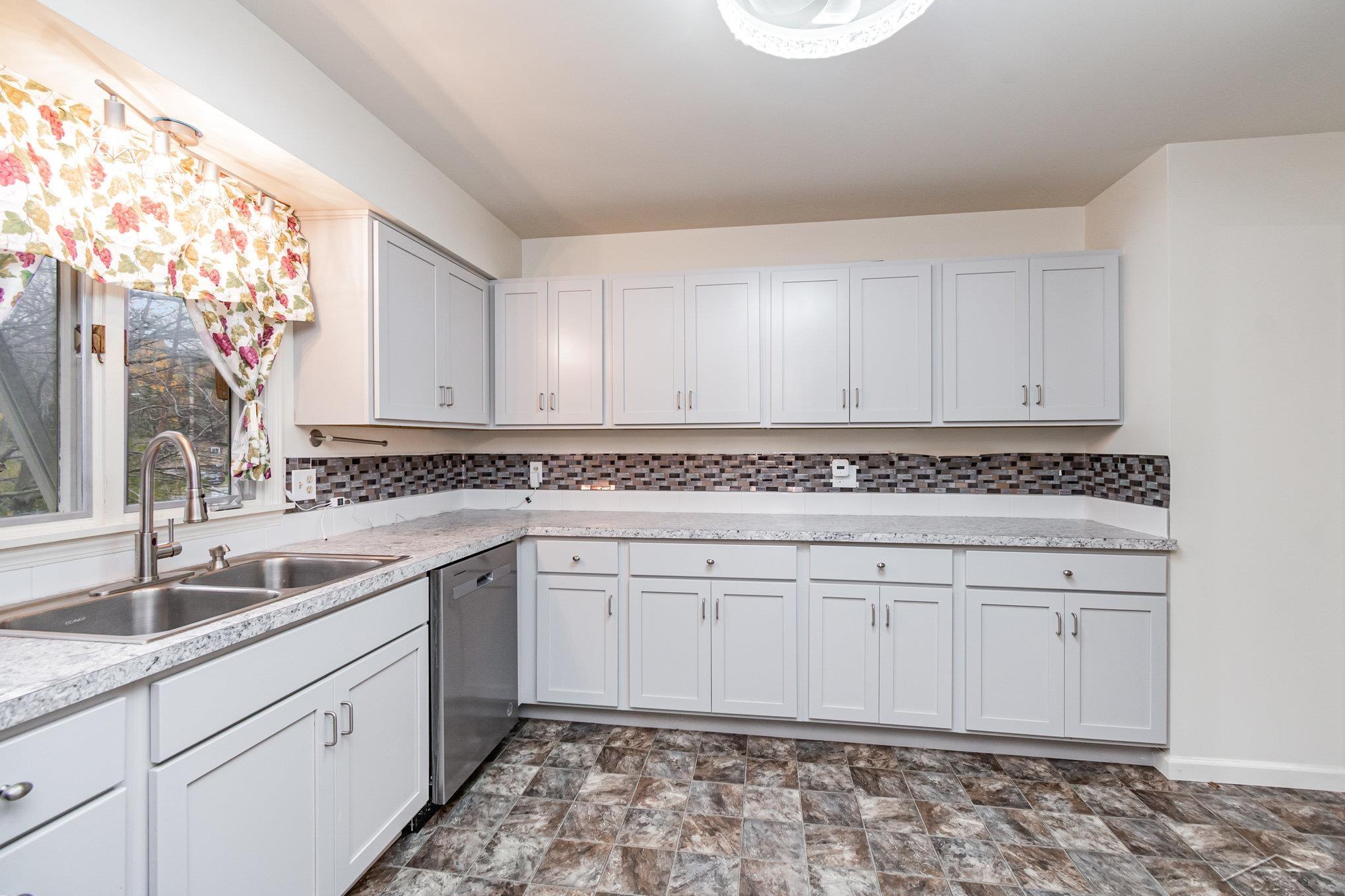 Bridgeport Charter Township, Michigan 48722, United States, 4 Bedrooms Bedrooms, ,3 BathroomsBathrooms,Residential,Active,238342