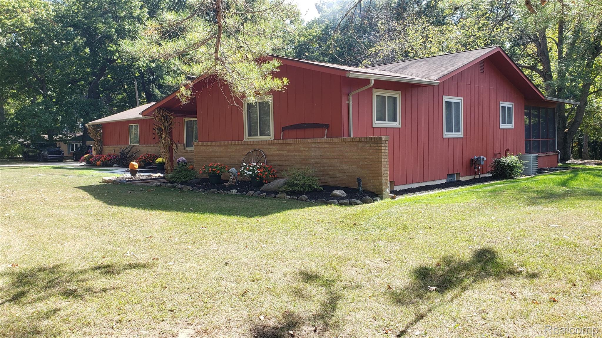 10076 Fairlane Drive