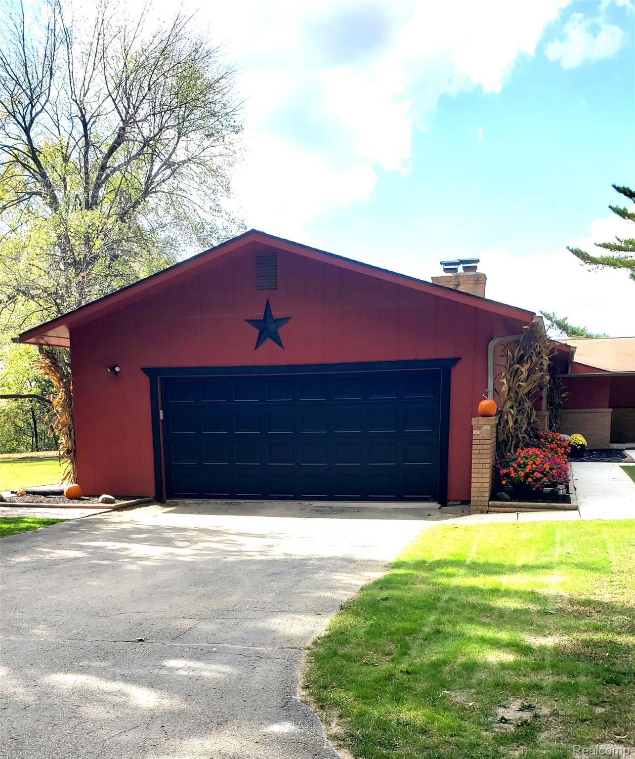10076 Fairlane Drive