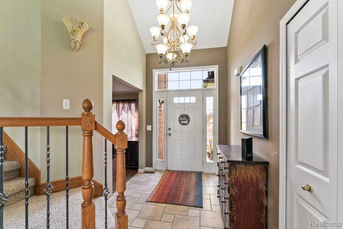 1355 RIDGE VIEW Court