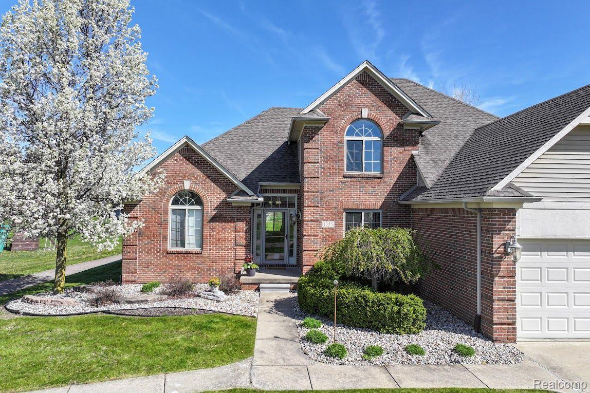 1355 RIDGE VIEW Court