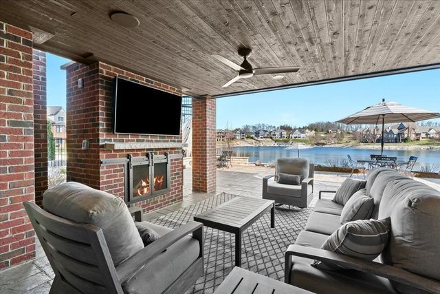 8353 PIER POINT Court