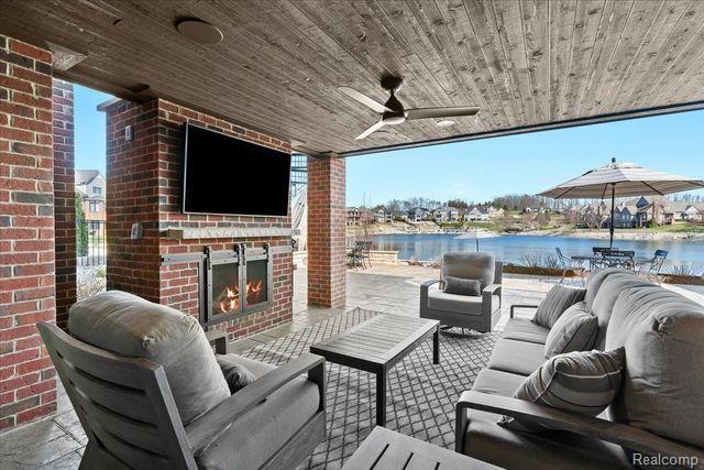 8353 PIER POINT Court