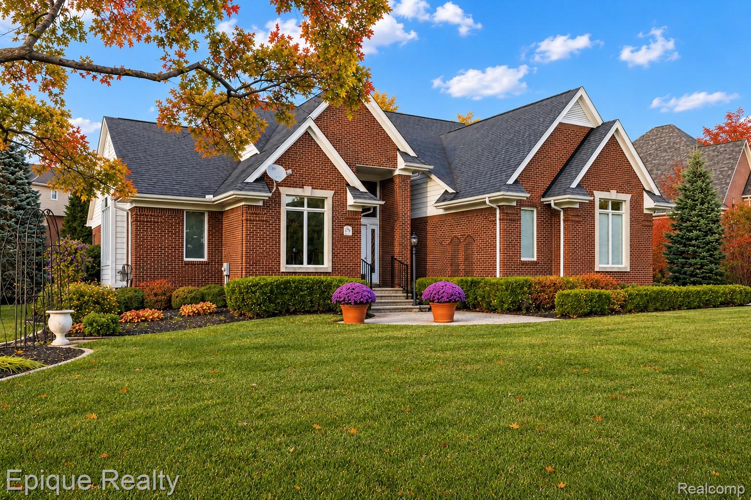 5675 Golf Pointe Drive