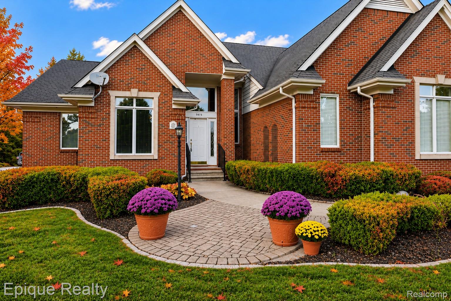 5675 Golf Pointe Drive