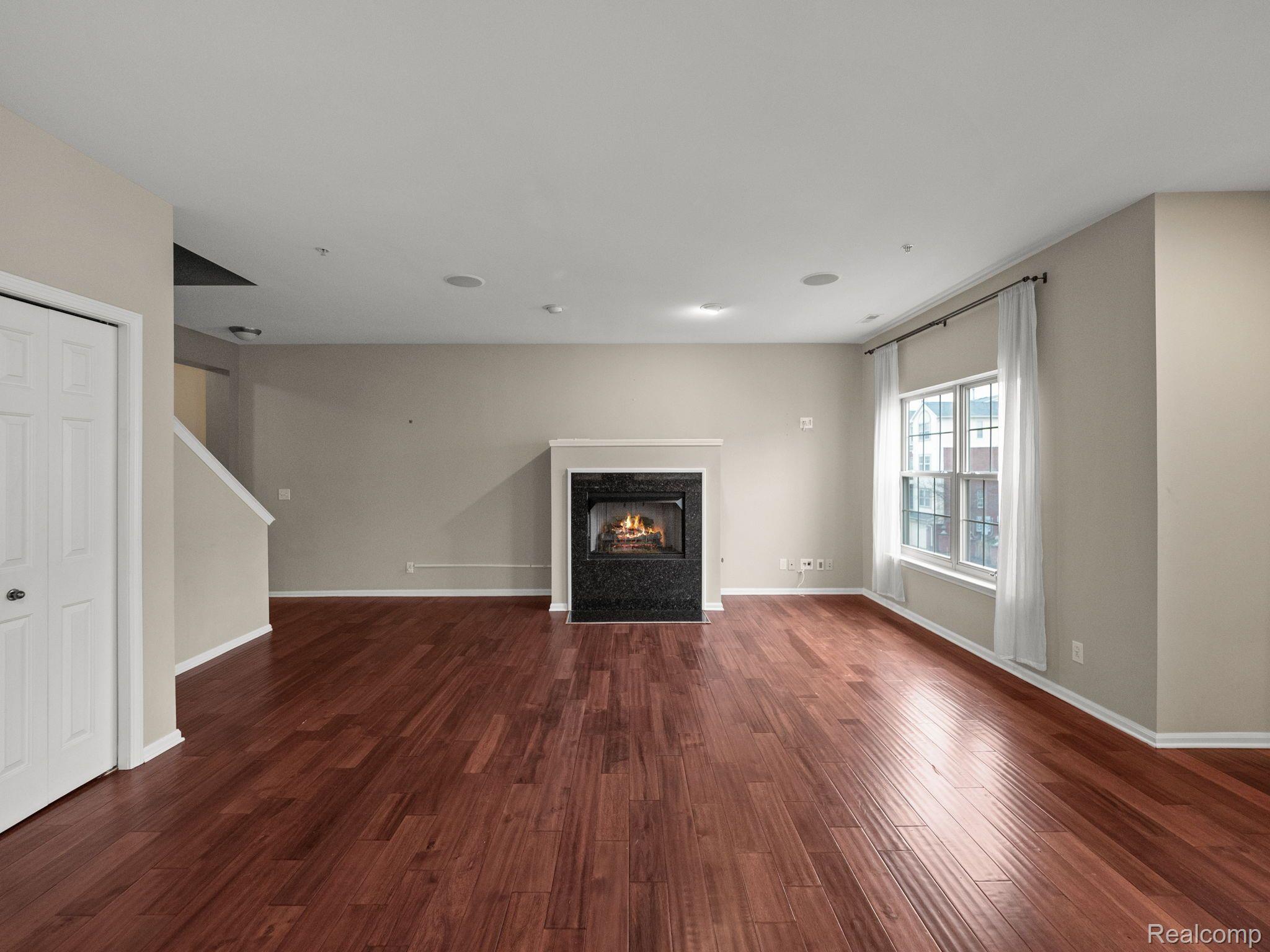 3139 CAMDEN Drive