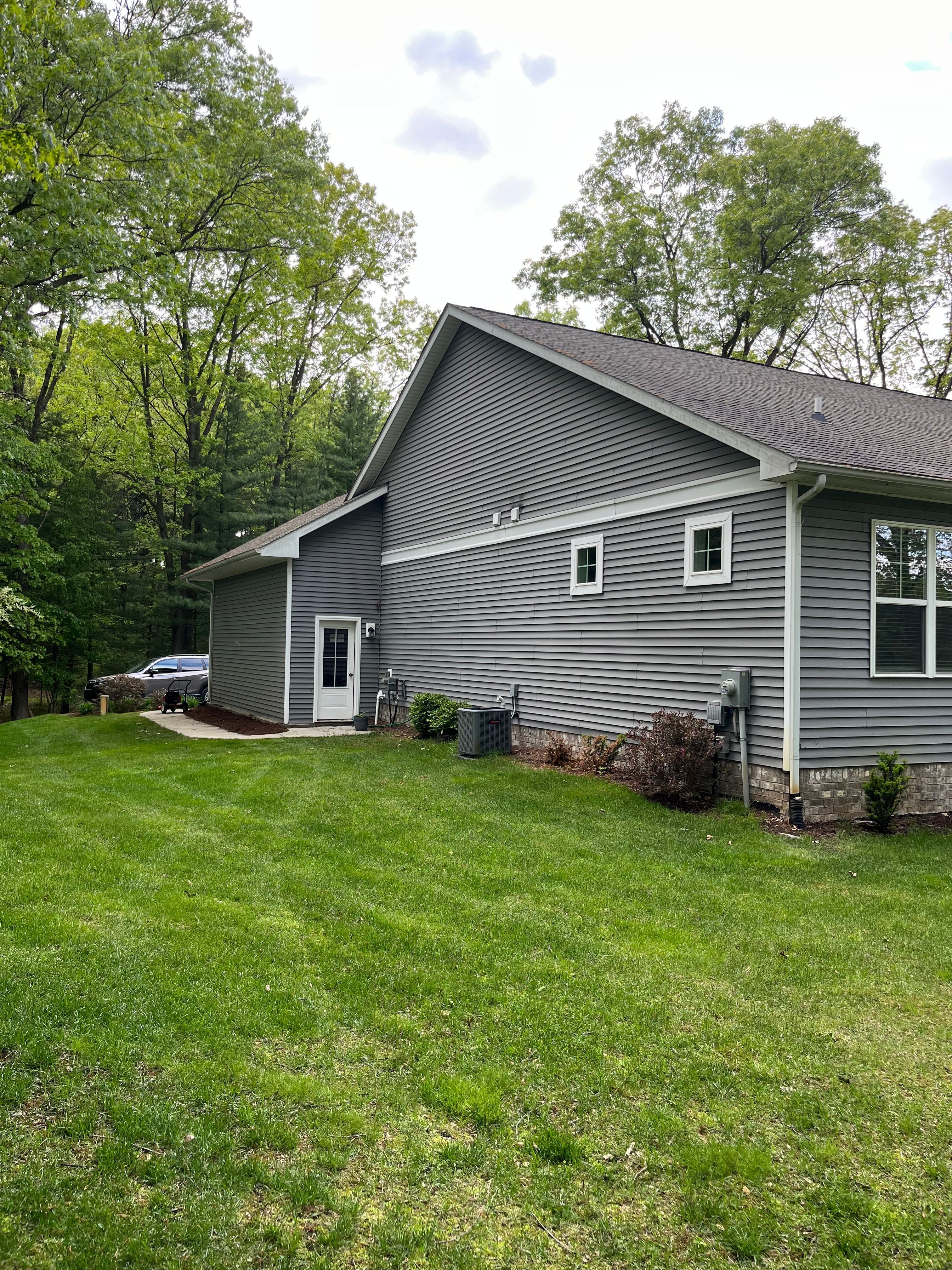 8711 CHAMBERS Road