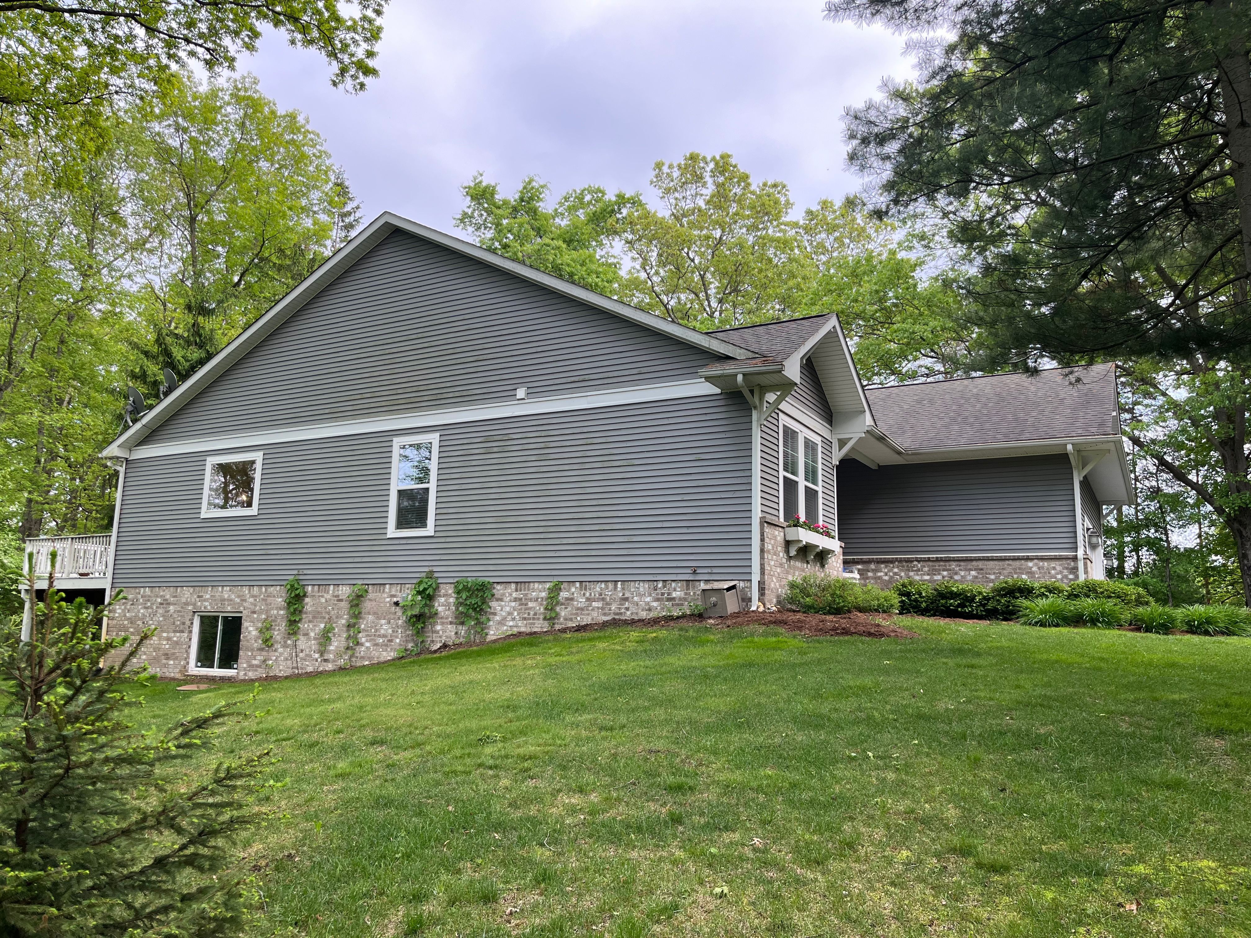 8711 CHAMBERS Road
