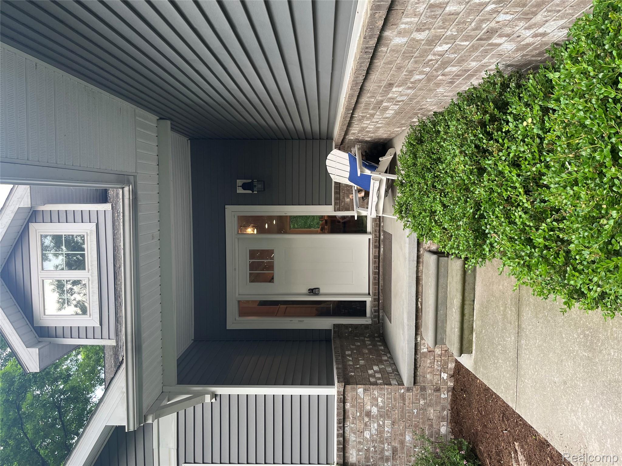 8711 CHAMBERS Road