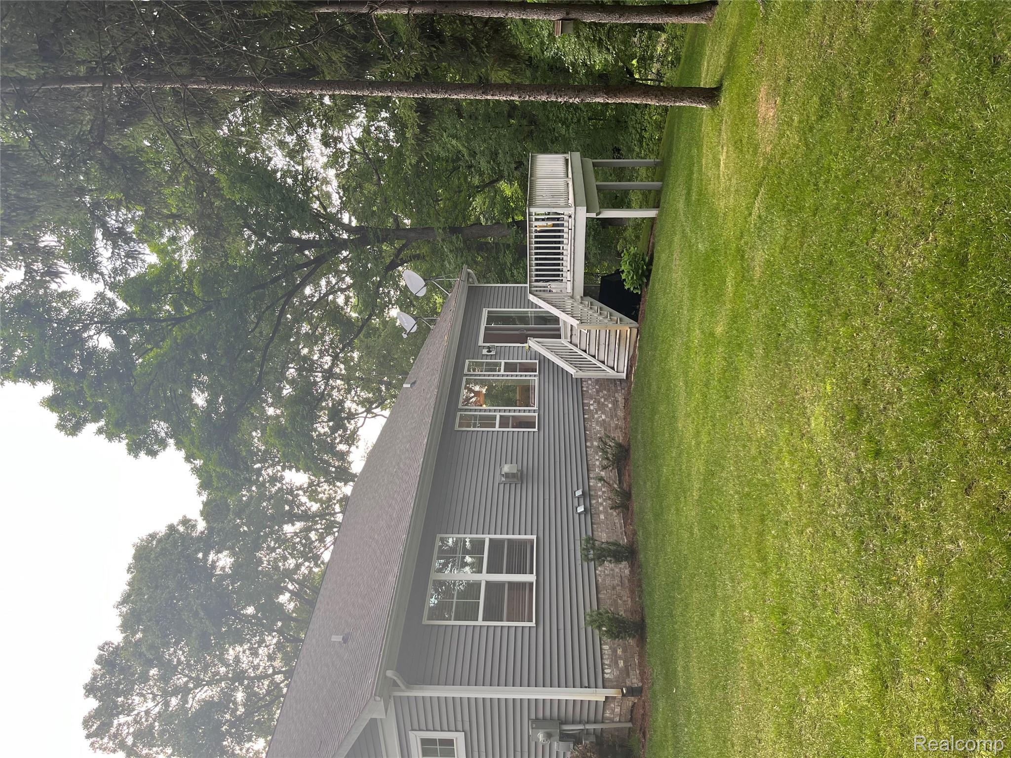8711 CHAMBERS Road