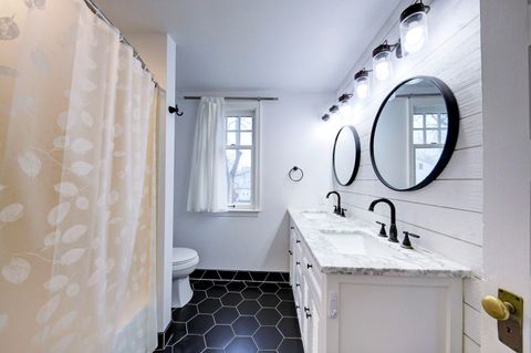 Tiny photo for 809 Sycamore Place, Ann Arbor, MI 48104 (MLS # 81026010119)