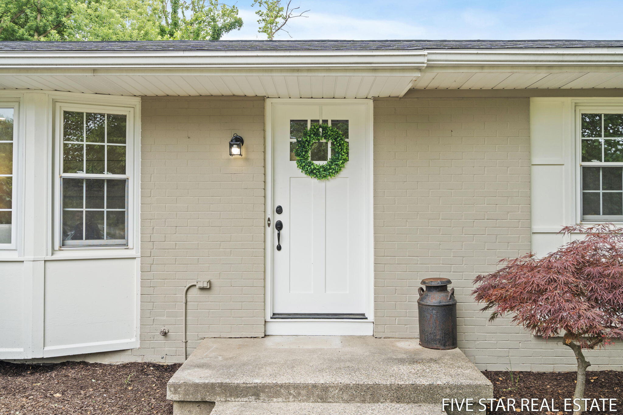 2712 Roanoke Drive NE