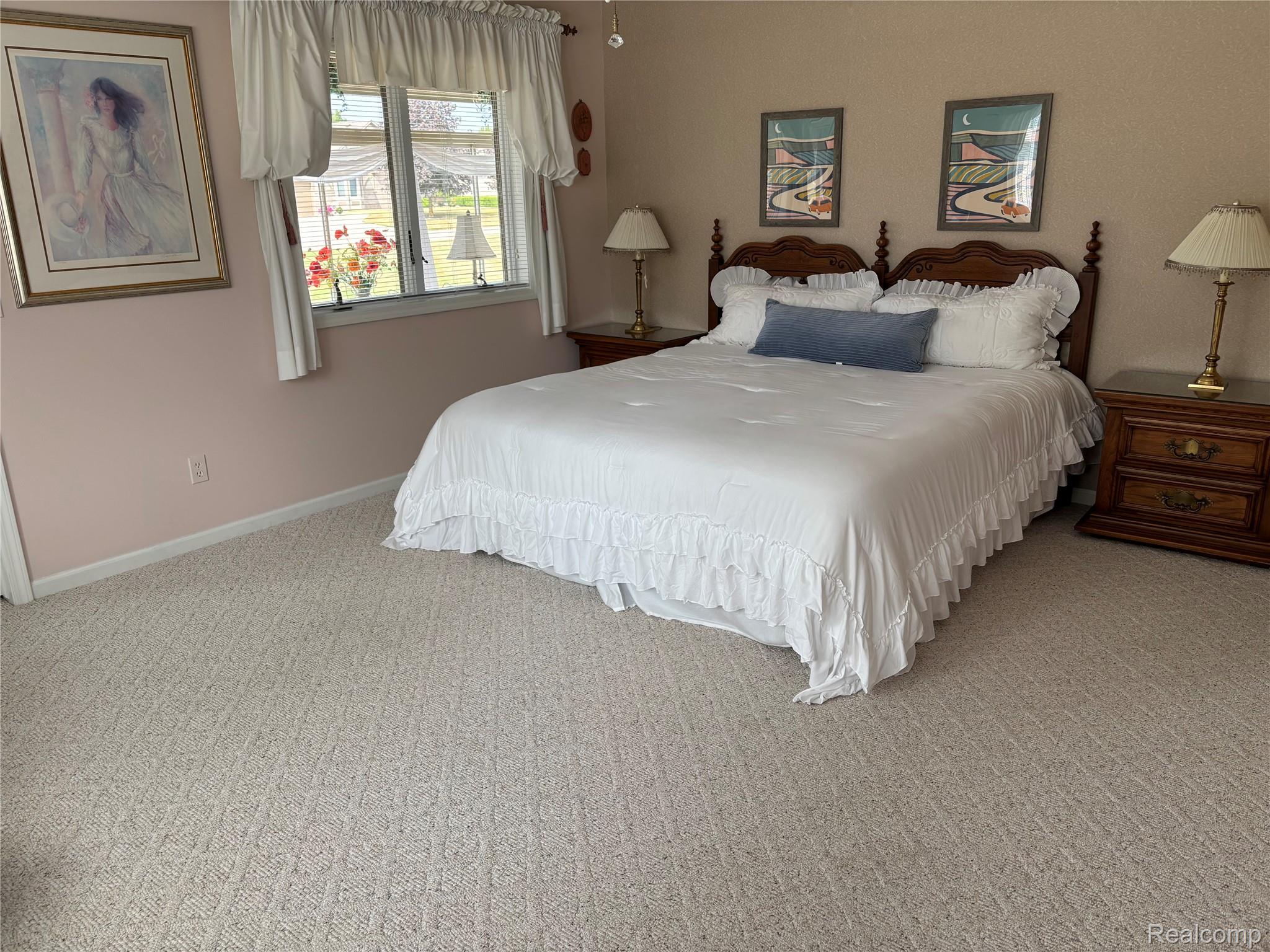 5353 Wyndemere Common Square