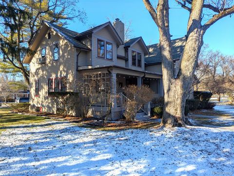 19470 Beverly Road Beverly Hills Village MI 48025