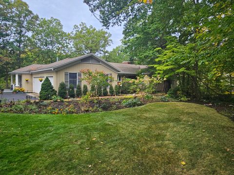 2335 Cascade Springs Drive SE Cascade Charter Township MI 49546