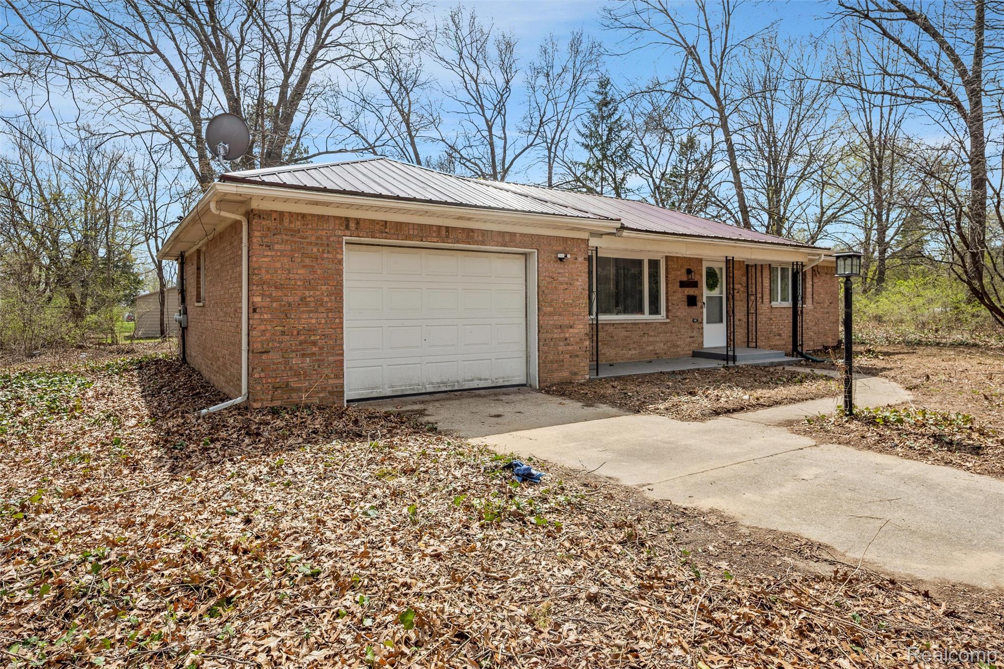 5740 Pine Lane