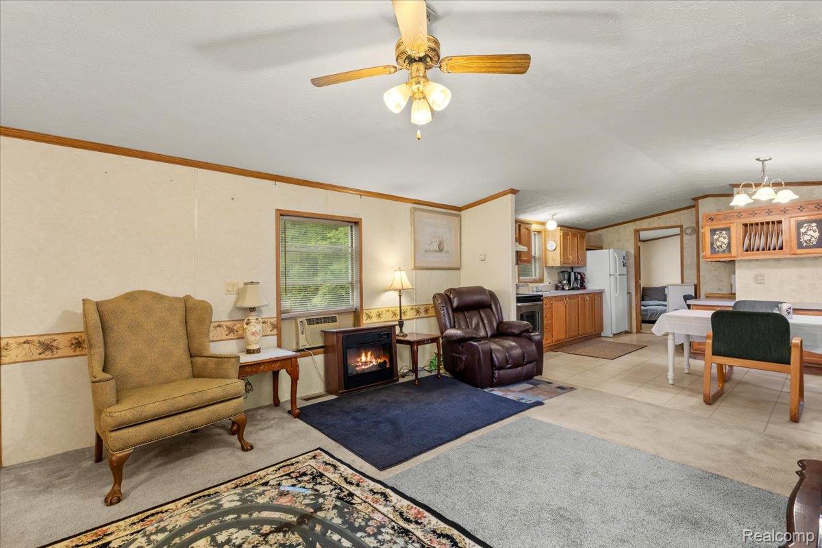 Auburn Hills City, Michigan 48326, United States, 2 Bedrooms Bedrooms, ,2 BathroomsBathrooms,Residential,Active,136456