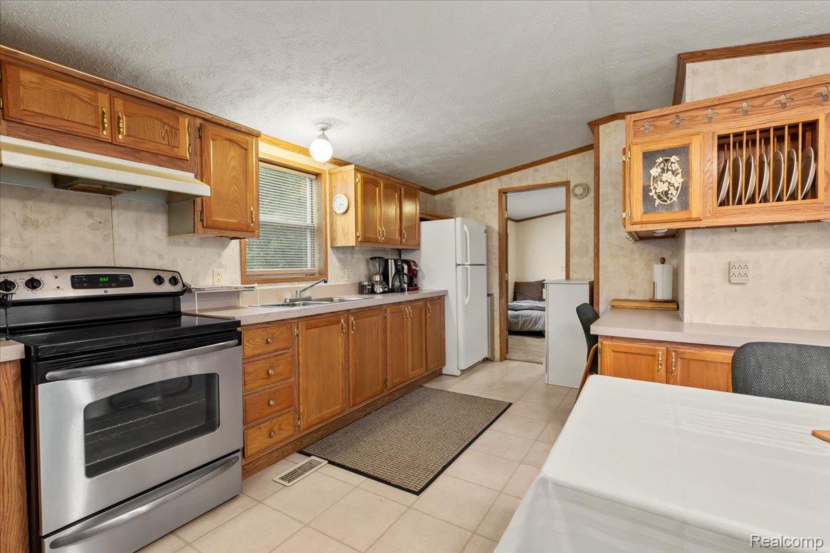 Auburn Hills City, Michigan 48326, United States, 2 Bedrooms Bedrooms, ,2 BathroomsBathrooms,Residential,Active,136456