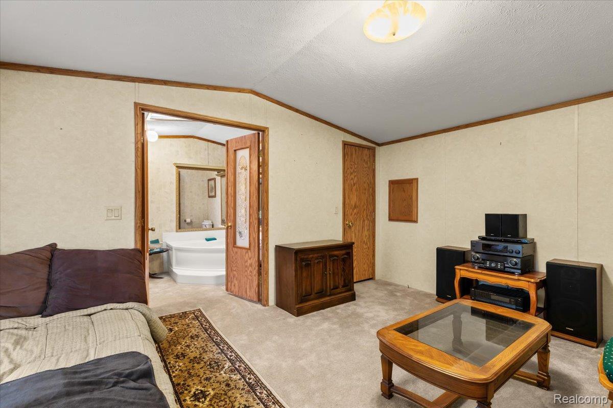 Auburn Hills City, Michigan 48326, United States, 2 Bedrooms Bedrooms, ,2 BathroomsBathrooms,Residential,Active,136456