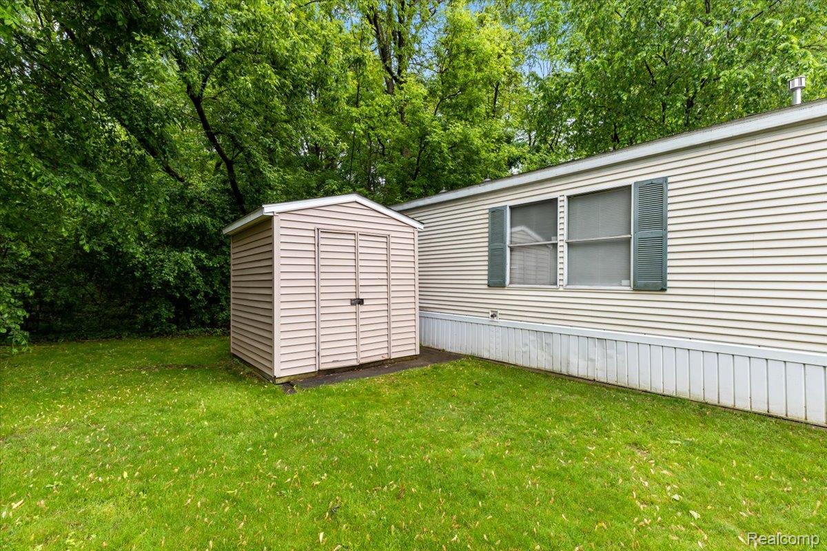 Auburn Hills City, Michigan 48326, United States, 2 Bedrooms Bedrooms, ,2 BathroomsBathrooms,Residential,Active,136456