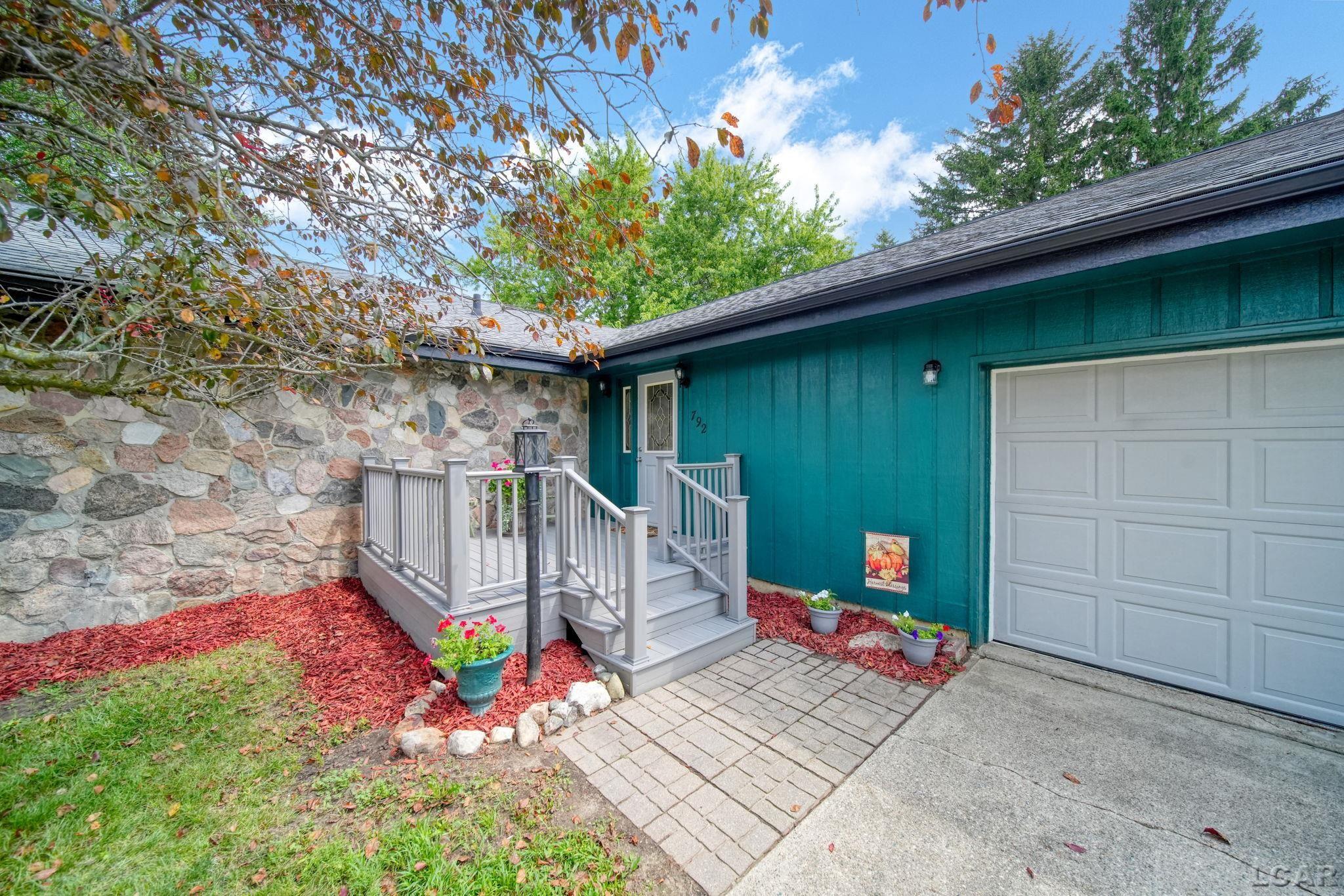 792 Meadowbrook Drive