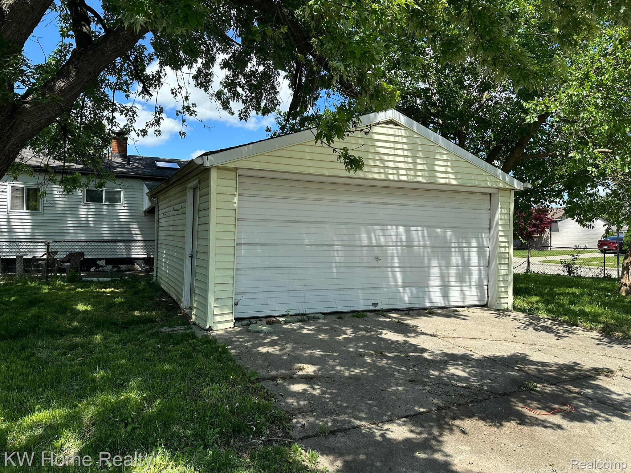 28648 Rosemont Street