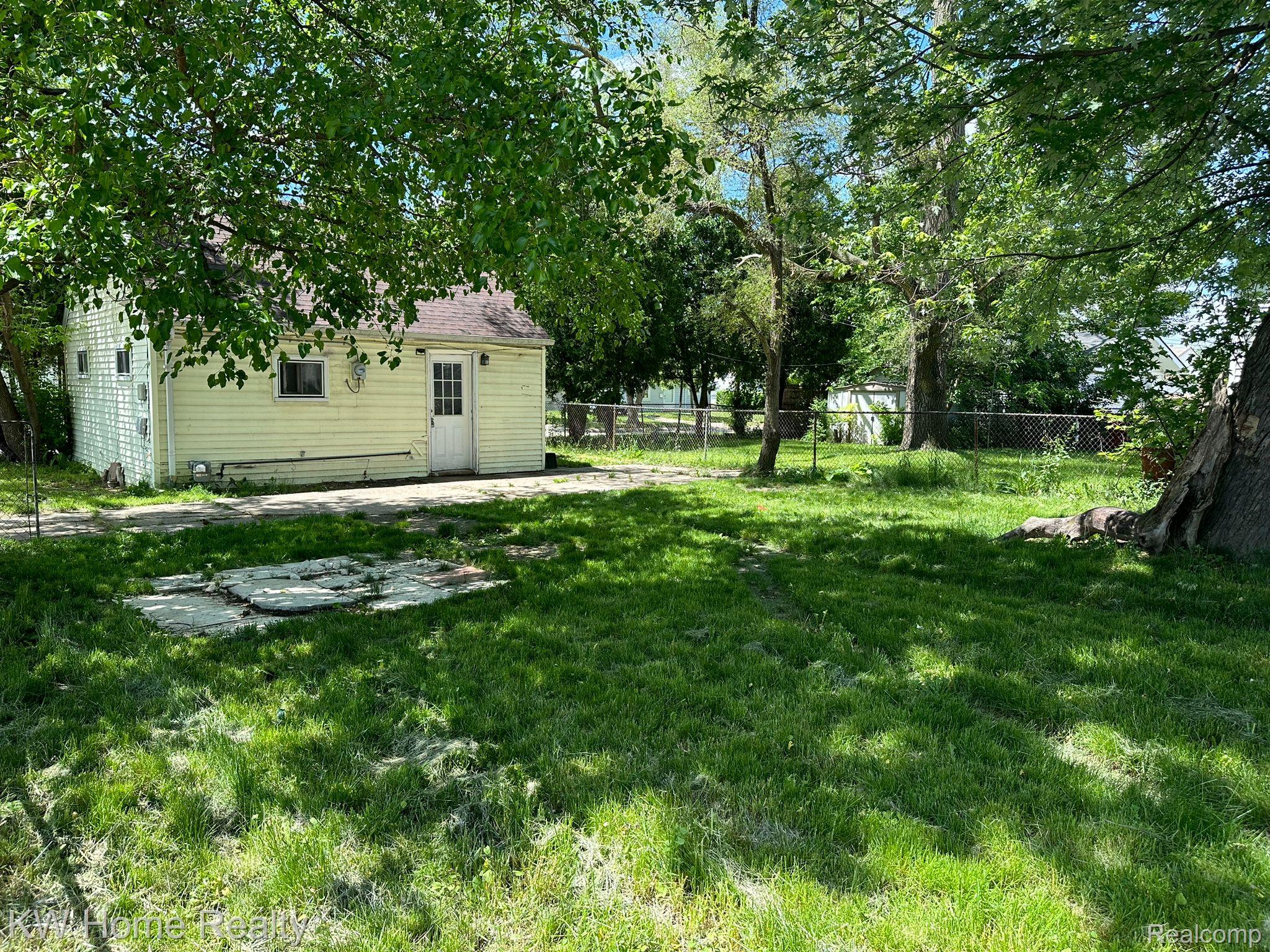 28648 Rosemont Street