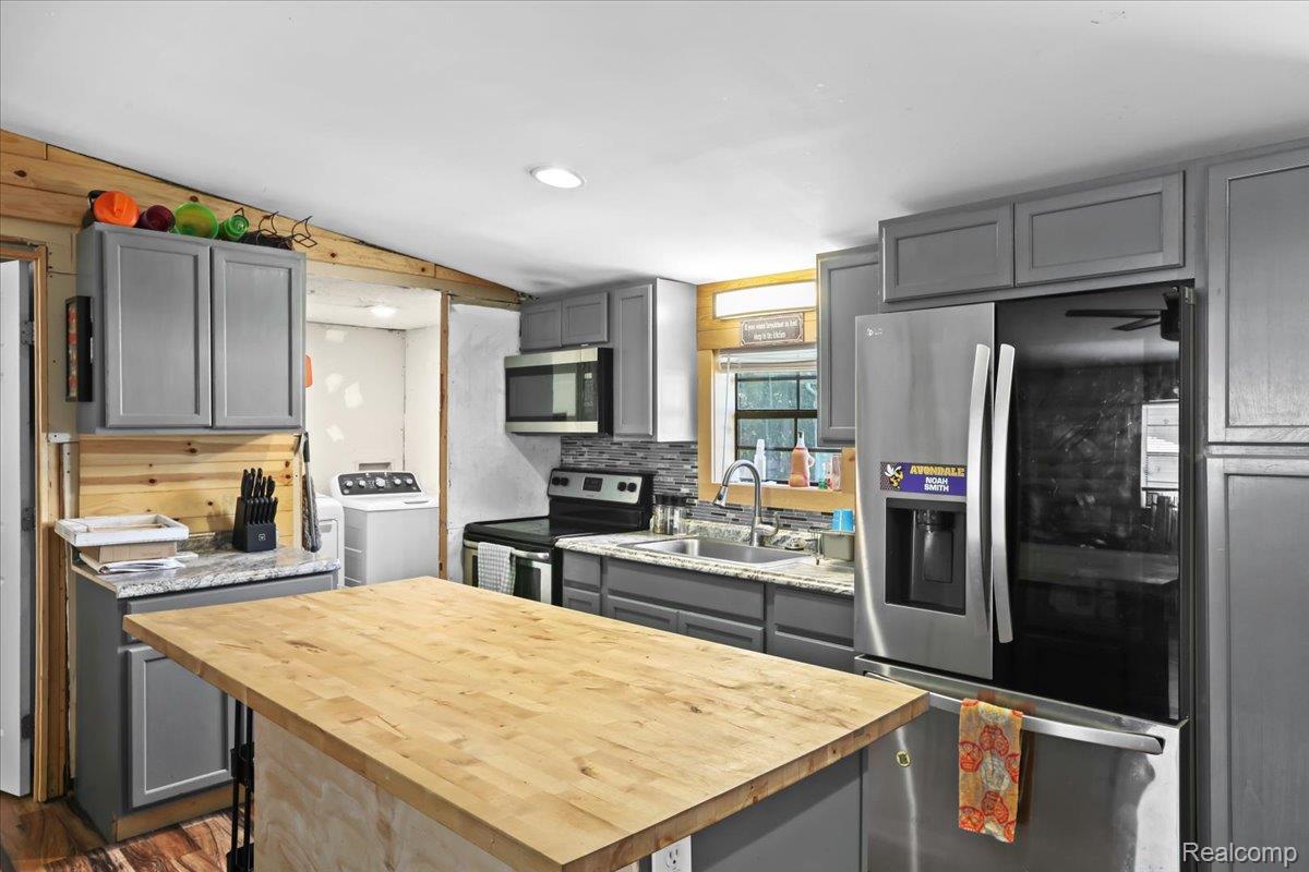 Auburn Hills City, Michigan 48326, United States, 3 Bedrooms Bedrooms, ,2 BathroomsBathrooms,Residential,Active,185556