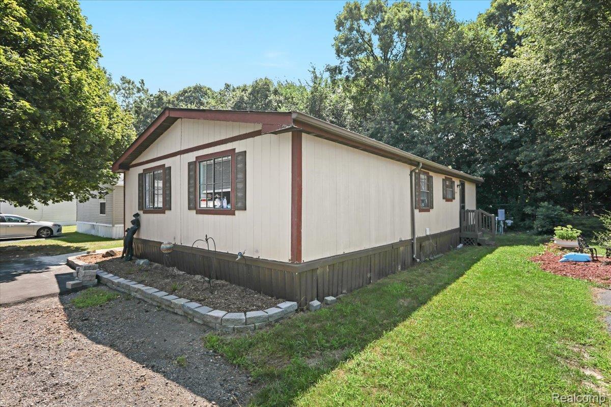 Auburn Hills City, Michigan 48326, United States, 3 Bedrooms Bedrooms, ,2 BathroomsBathrooms,Residential,Active,185556