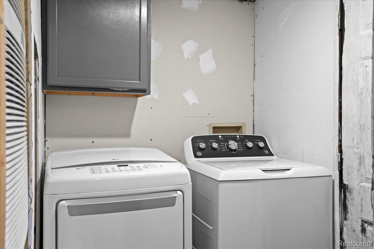 Auburn Hills City, Michigan 48326, United States, 3 Bedrooms Bedrooms, ,2 BathroomsBathrooms,Residential,Active,185556