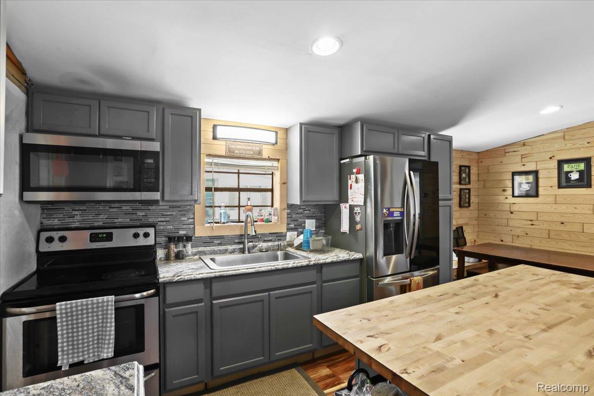 Auburn Hills City, Michigan 48326, United States, 3 Bedrooms Bedrooms, ,2 BathroomsBathrooms,Residential,Active,185556