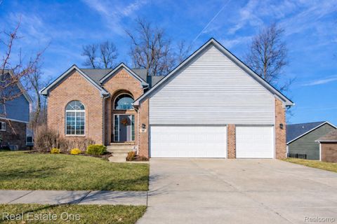 707 6th Street Fenton City MI 48430