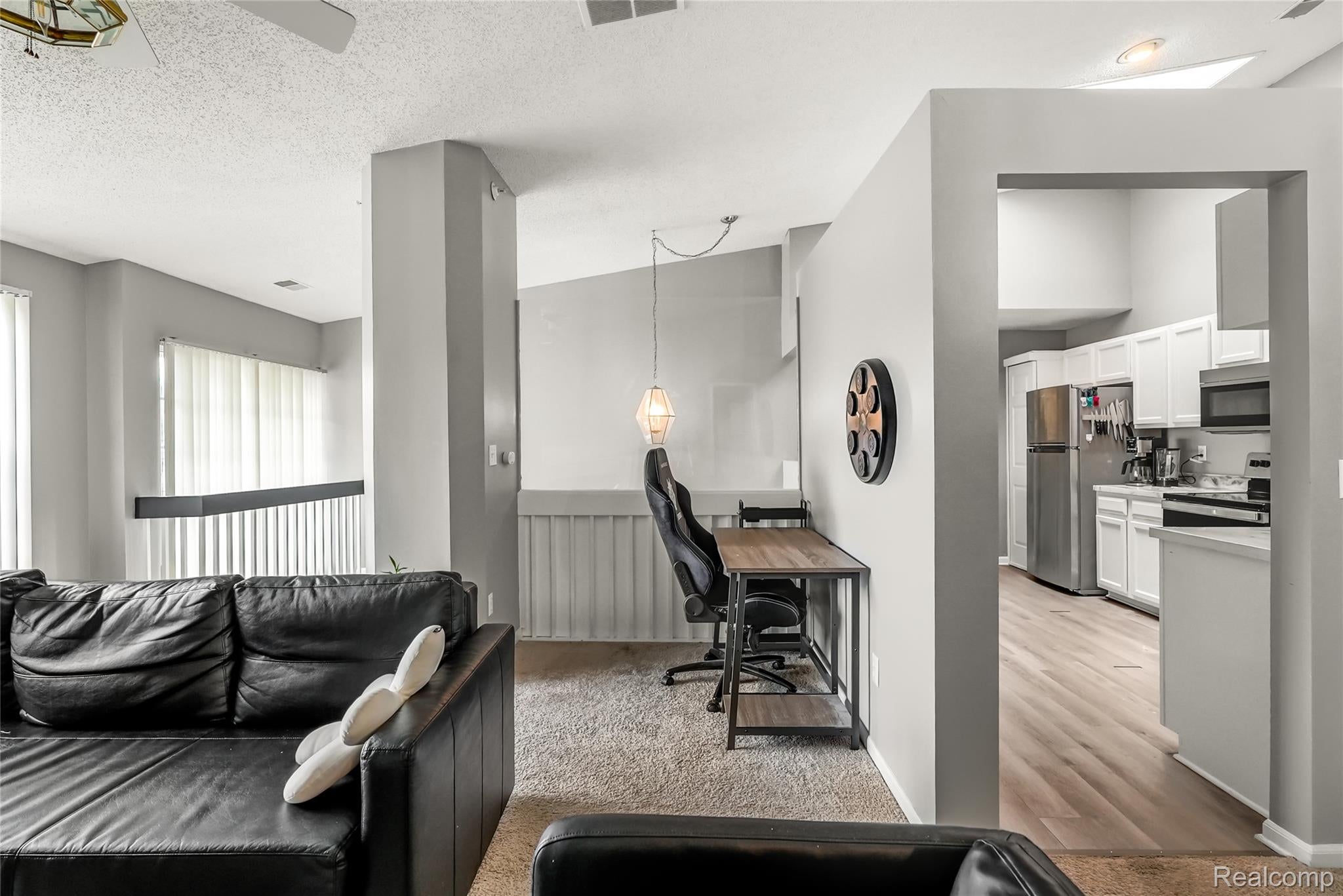 49523 Pointe Crossing