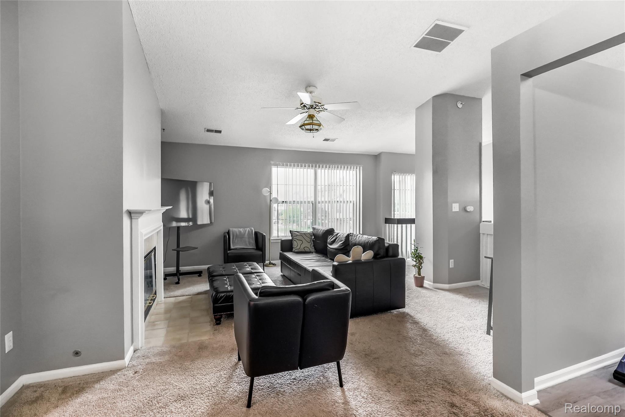 49523 Pointe Crossing