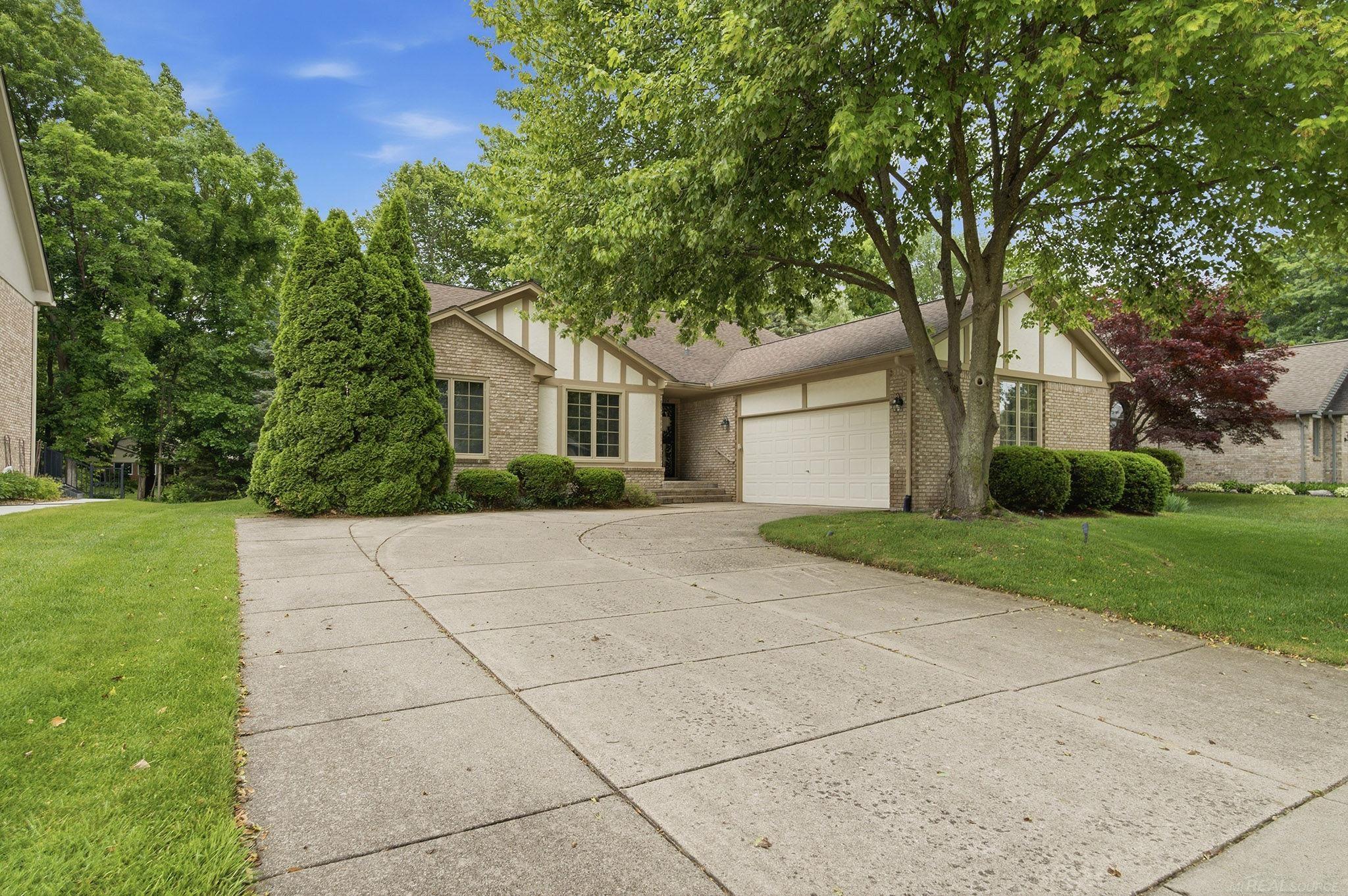 6704 Redford Circle