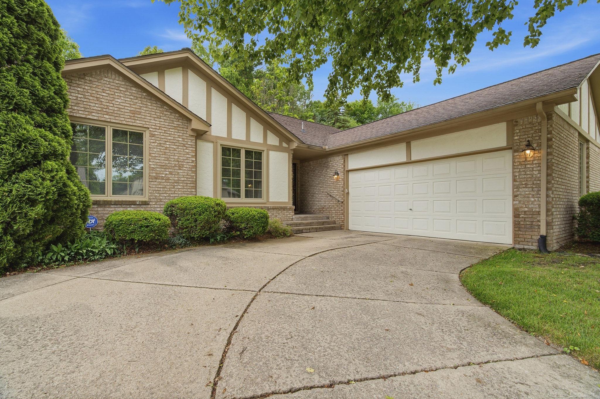6704 Redford Circle