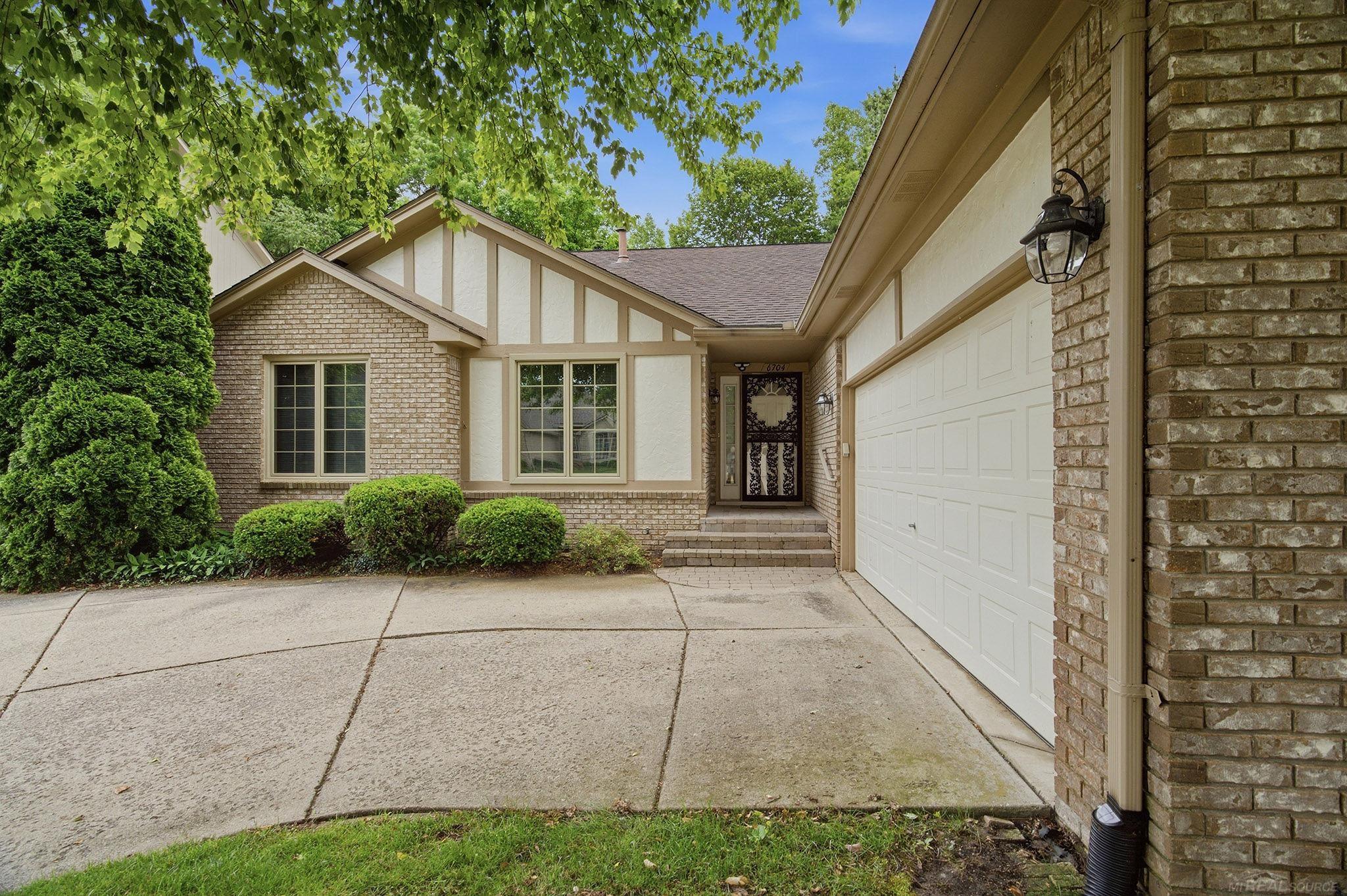 6704 Redford Circle
